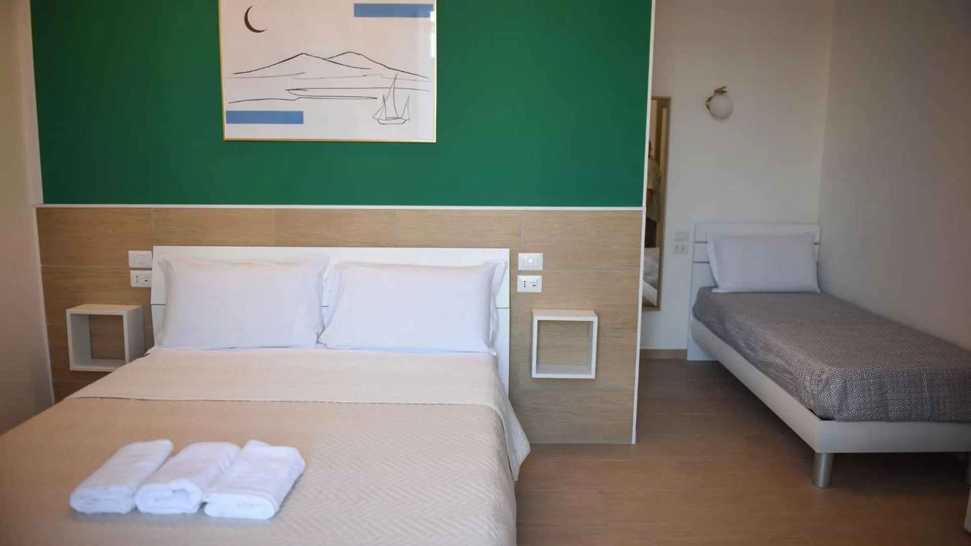 Napoli Central Gate Bed & Breakfast Naples
