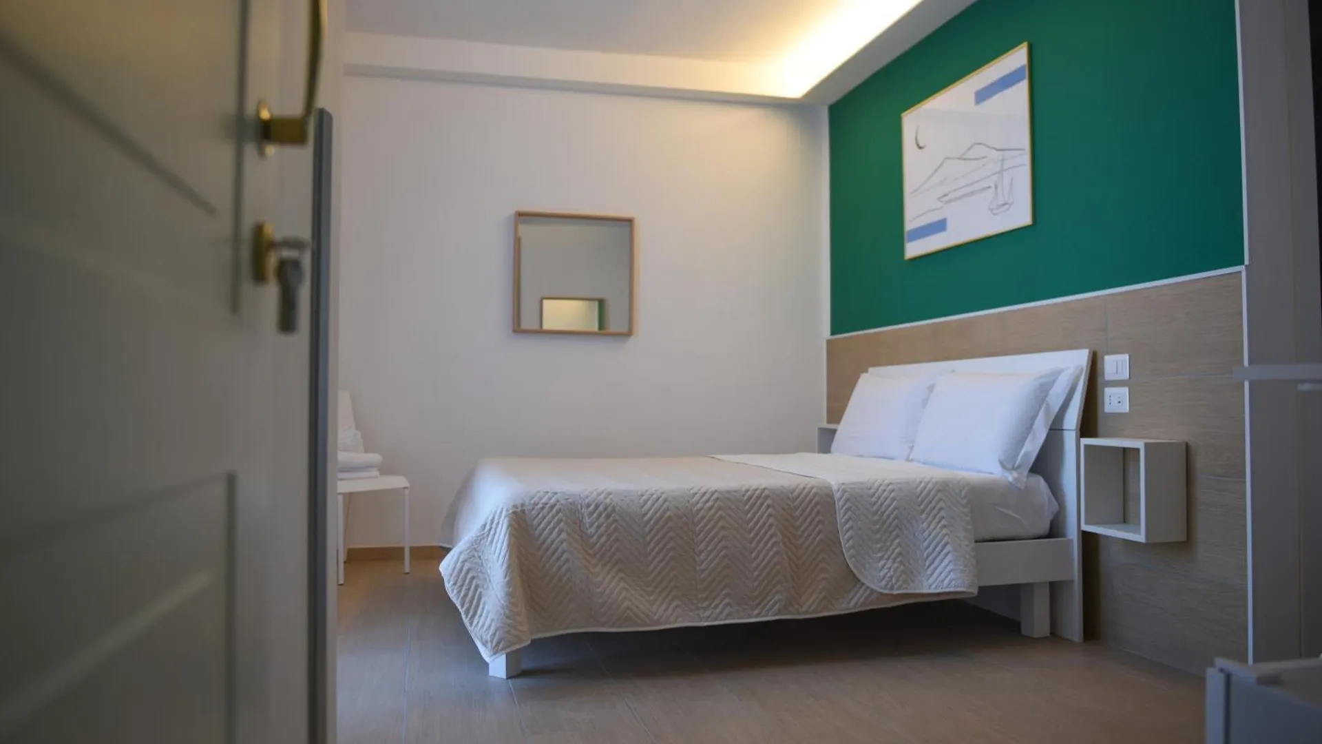 B&B Napoli Central Gate 2*,